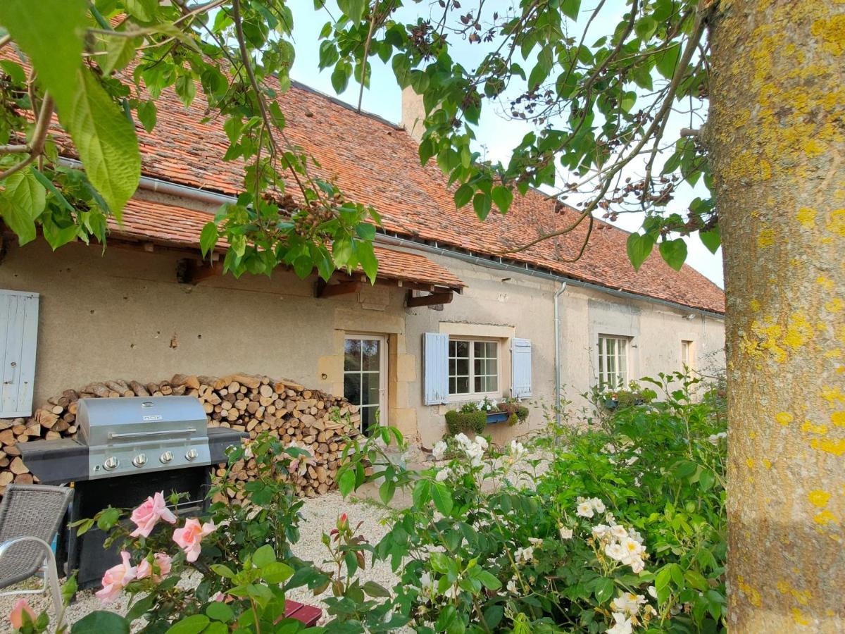 Gite De La Maison Fort Vereaux Екстериор снимка
