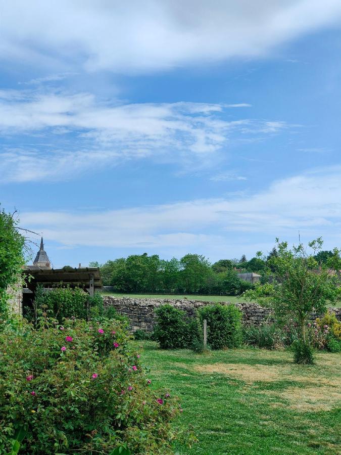 Gite De La Maison Fort Vereaux Екстериор снимка