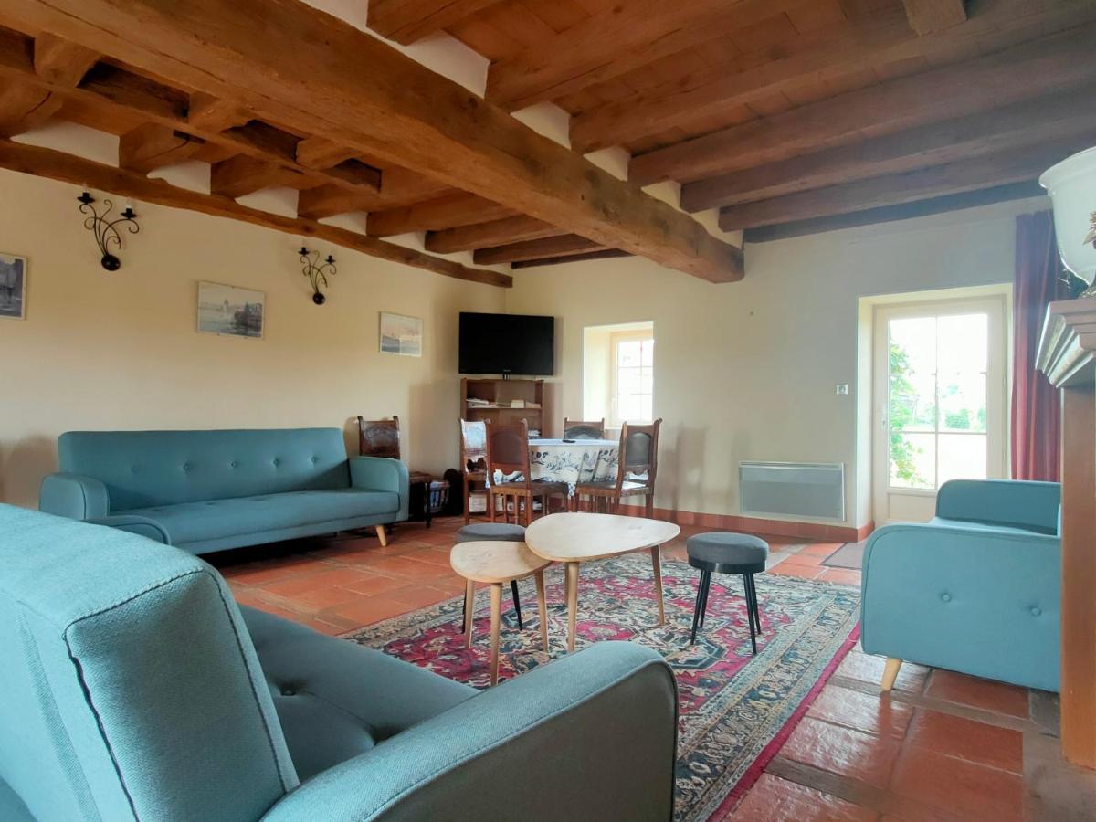 Gite De La Maison Fort Vereaux Екстериор снимка