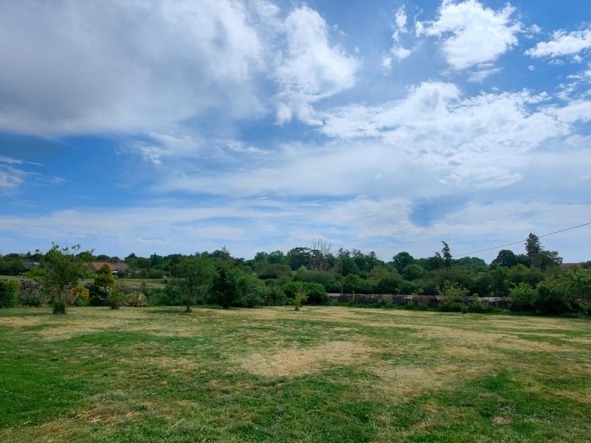 Gite De La Maison Fort Vereaux Екстериор снимка