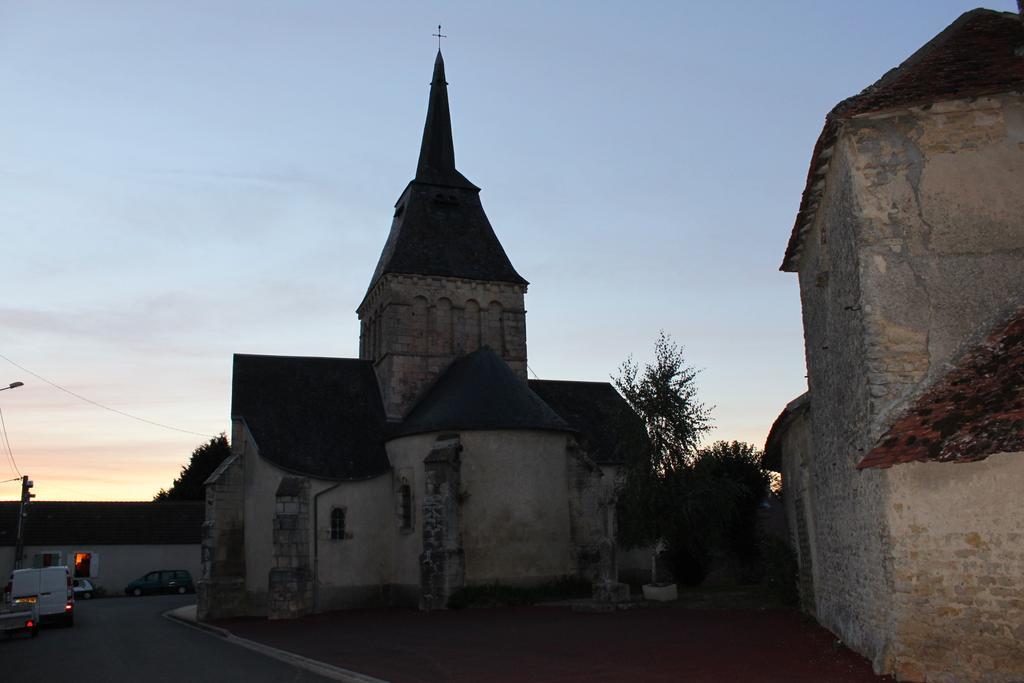 Gite De La Maison Fort Vereaux Стая снимка