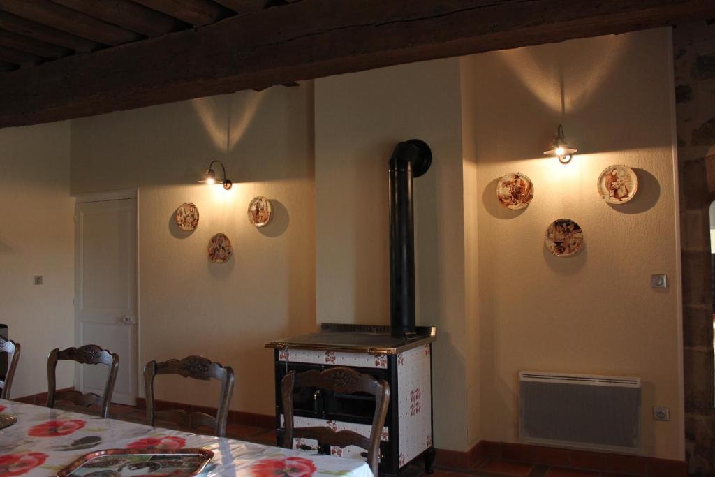 Gite De La Maison Fort Vereaux Стая снимка